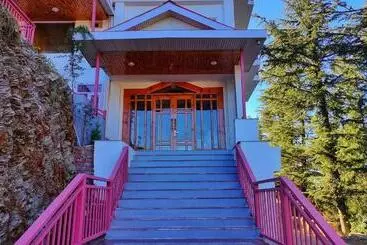 ホテル Basa Palace