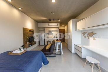 هتل Comfy Loft Bbq Terrace And Balcony