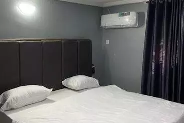 هتل Oak Suites & Bar