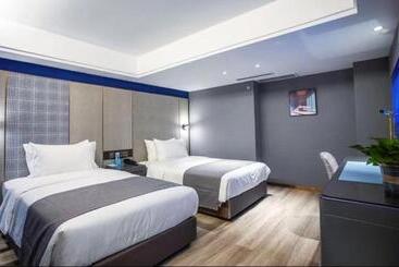 Lanou Hotel Jingzhou East Gate Of Ancient City Wanda Plaza