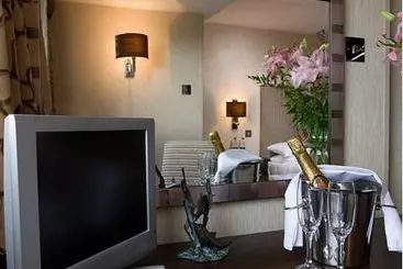 Malin Court Hotel And Restaurant