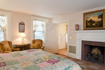 هتل The Quechee Inn At Marshland Farm