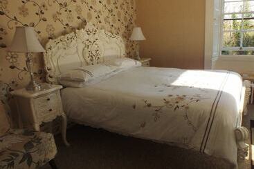 بنسيون Hedgefield House