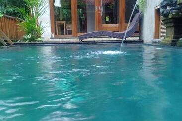 Bed and Breakfast Mahayoni Villa