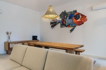 تختخواب و صبحانه Ocean Porto Beach House