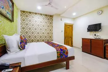 Fabhotel J Sons