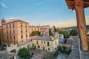 هتل Casa Del Armiño Mansión De La Familia De El Greco