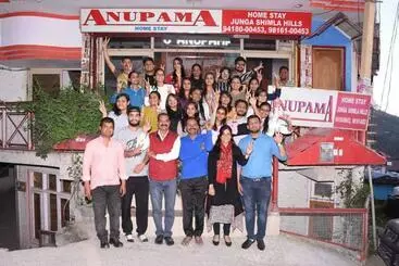 Hotelli Oyo 90463 Anupama Homestay