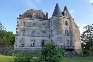 Aamiaismajoitus (B&B) Château De Saint Bonnet Les Oules