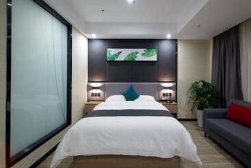 Hotelli Up And In Hubei Xianning Tongshan County Building Material Market