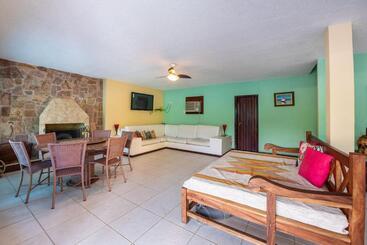 ペンション Praia E Mar Angra