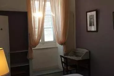 Pension Chateau D Estrac