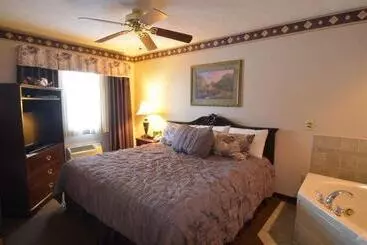 민박 Hearthstone Inn & Suites