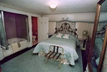 Julia's Bed & Breakfast