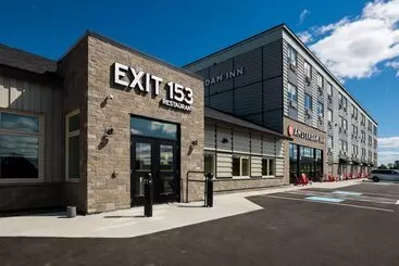 Amsterdam Inn & Suites