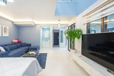Gosung Shalala Private Pool & Spa Villa