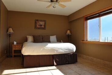 Hotel Fraser River Outpost Lodge