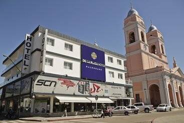 فندق De La Plaza