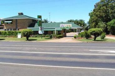 فندق على الطريق Tommo's Motor Lodge