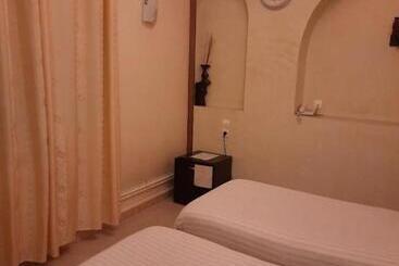 Hotel Les Ambassadeurs