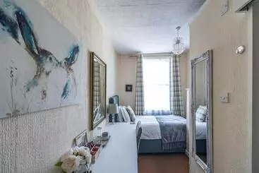 بنسيون The Wadham