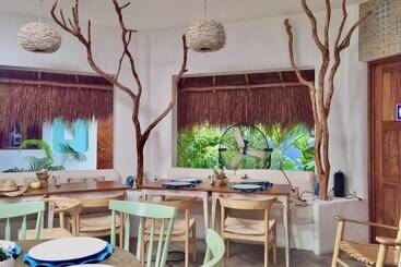 Toto Blue Hotel Boutique