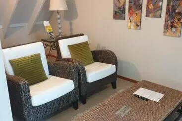 خانه Brenton Lodge