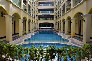 Golden Phoenix Hotel Boracay