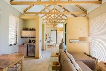 هتل The Olive Exclusive Allsuite