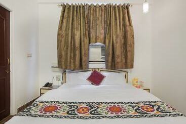 Hostel Oyo Rooms Raja Park