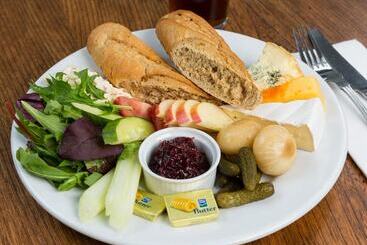 فندق The Hunters Inn