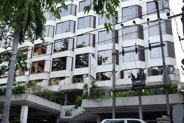 בית מלון כפרי The Oasis  Vadodara