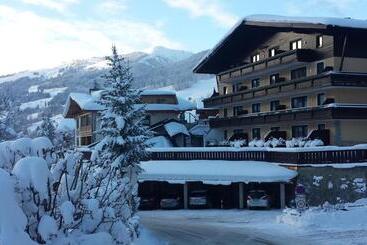 هتل آپارتمان Hapimag Ferienwohnungen Saalbach