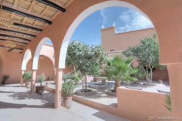 Bed & Breakfast La Porte Du Dades