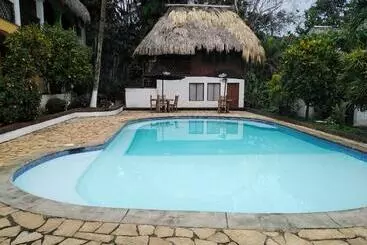 هتل Y Restaurante La Cabaña El Viajero