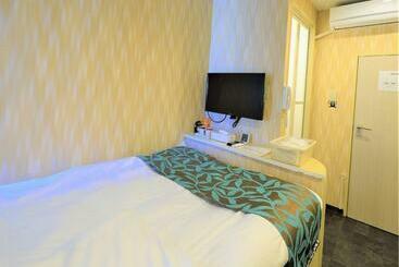 Hotel Nishifunabashi Ekimae