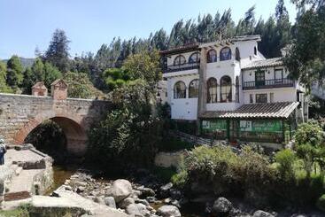 Hotell Calicanto Real Cafe Museo