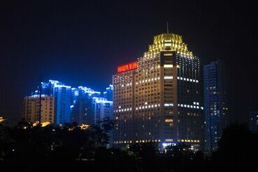 Enrichee Gloria Plaza Hotel Qingdao
