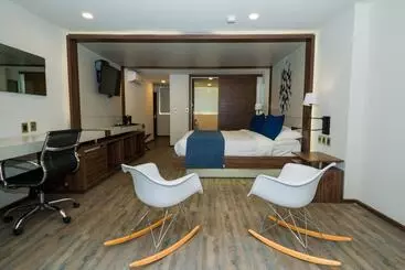 Отель Flow Condesa Adults Only