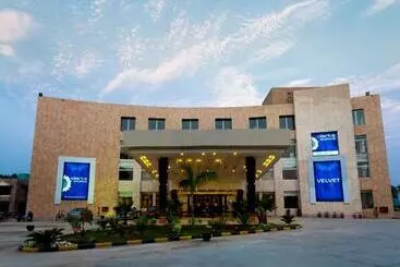 Hotel Velvet Clarks Exotica