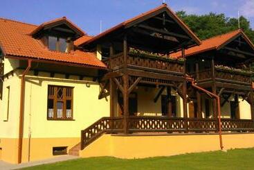 ペンション Penzión Na Ráztočnom