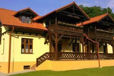 Majatalo Penzión Na Ráztočnom