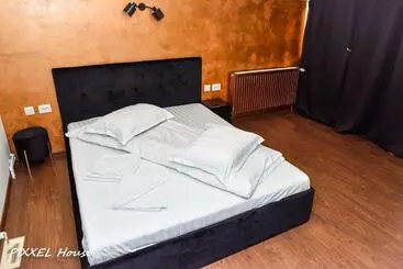 ペンション Pixxel House