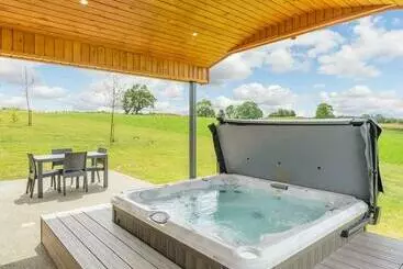 Resort Knights Lodges