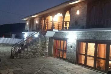 ホテル Basa Homestay