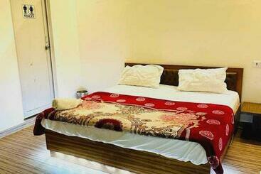 ホテル Oyo 93562 Zheart 2