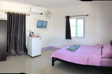 Panzió ที่พักบ้านท่าแร่ ทรัพย์ปรีชา สกลนคร