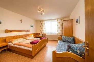 ユースホステル Gasthaus Bauer