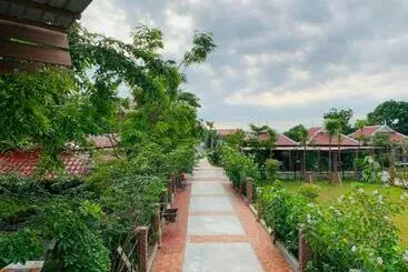 Otel Bat Rice Resort