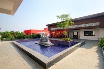 Hotell Planet Hollywood Beach Resort Goa